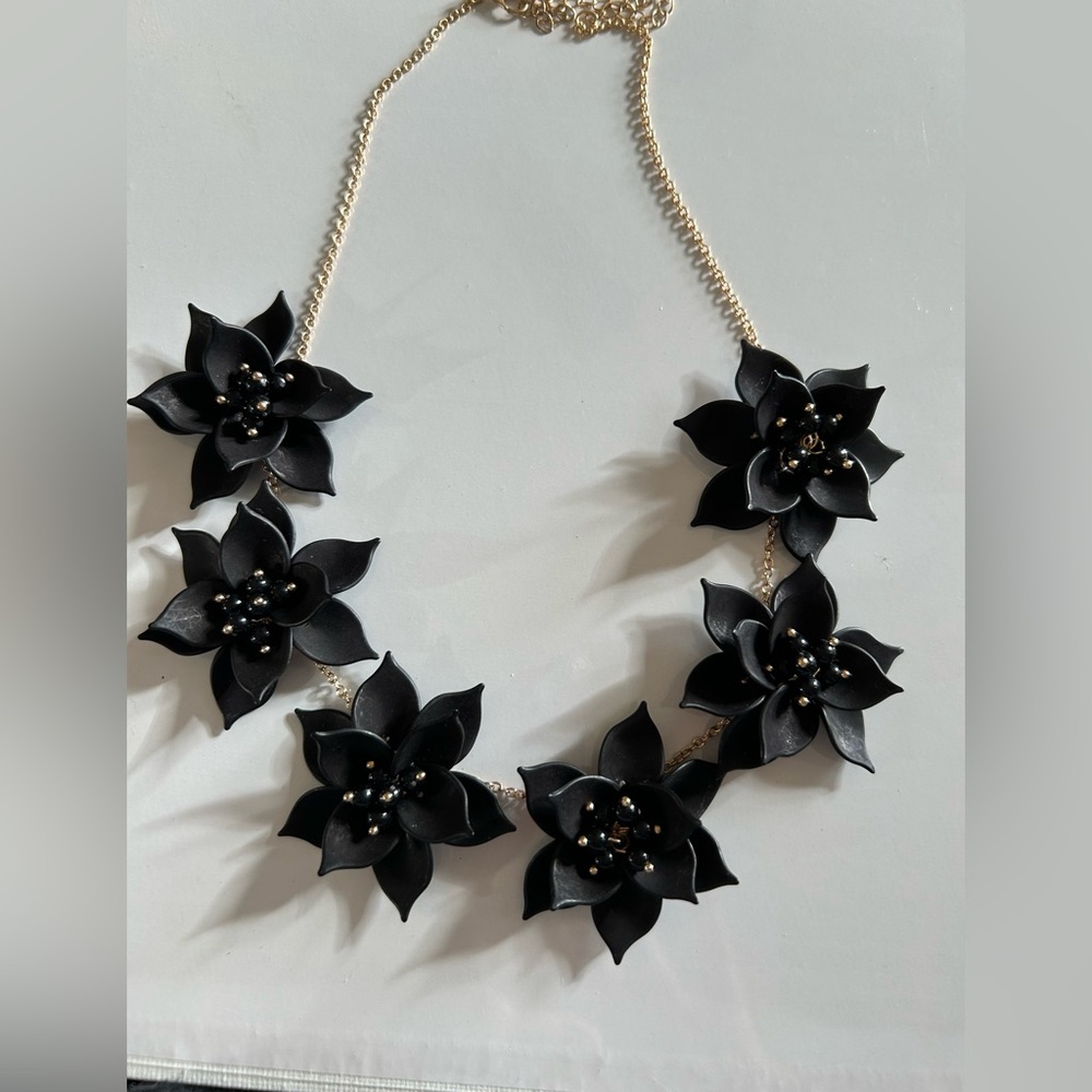 Torrid Black Flower Statement Necklace 18”
